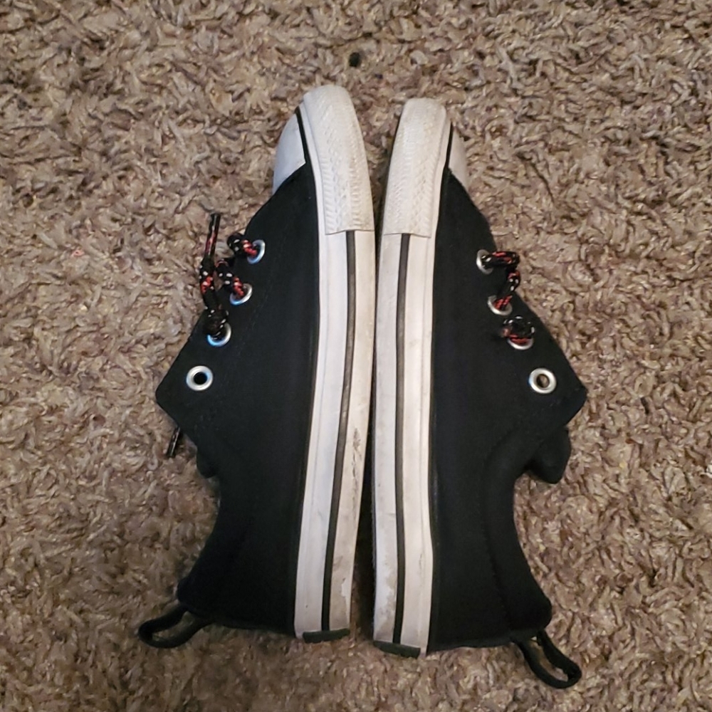 Converse - Picture 2 of 4